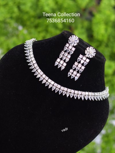 Ad Necklace Set